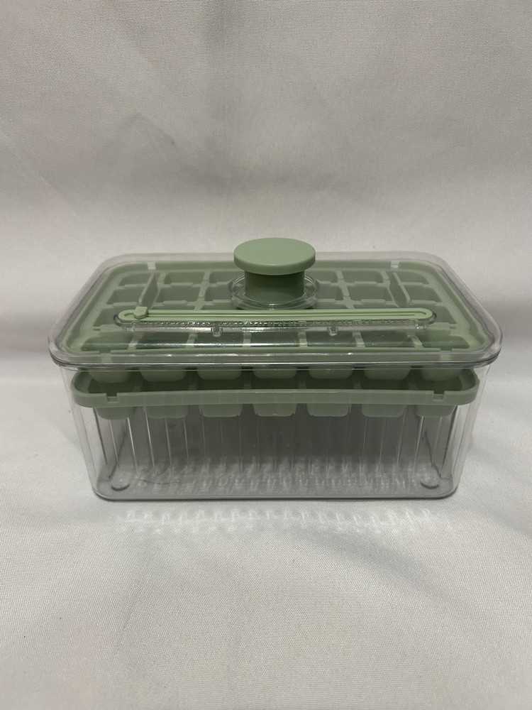 press-design ice cube tray box set with a lid