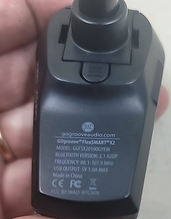 GOGROOVE FLEXSMART X2 BLUETOOTH IN CAR FM TRANSMITTER W/USB Charger.