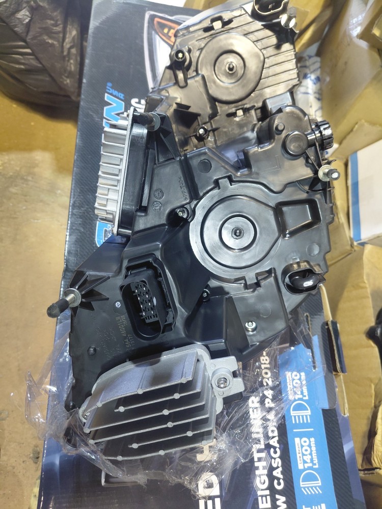 freightliner cascadia headlight led