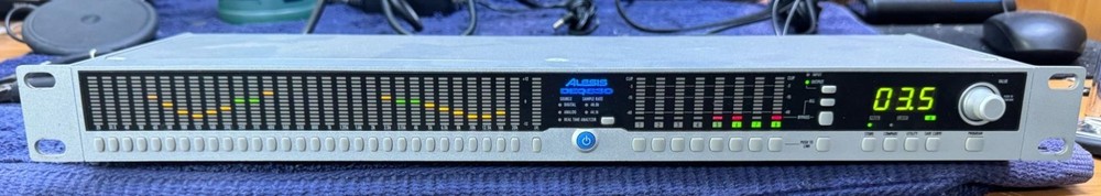 Alesis DEQ830 Programmable Digital Graphic Equalizer