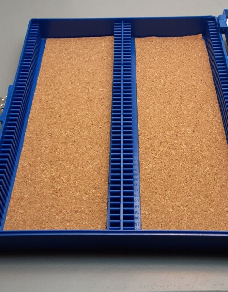 MICROSCOPE SLIDE BOX BLUE CASE STORAGE HOLDS 100 SLIDES (NIB)