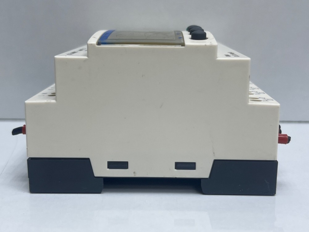 Telemecanique SR2B201FU Programmable Relay