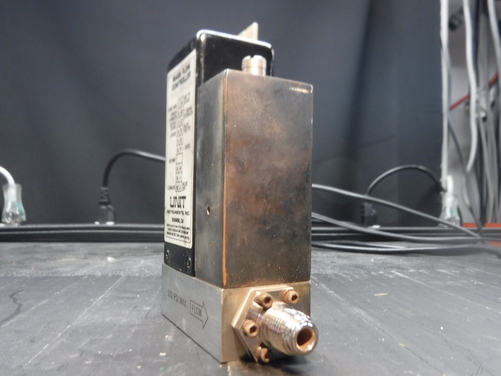 Unit UFC-1160A Gas: CL2 Mass Flow Controller