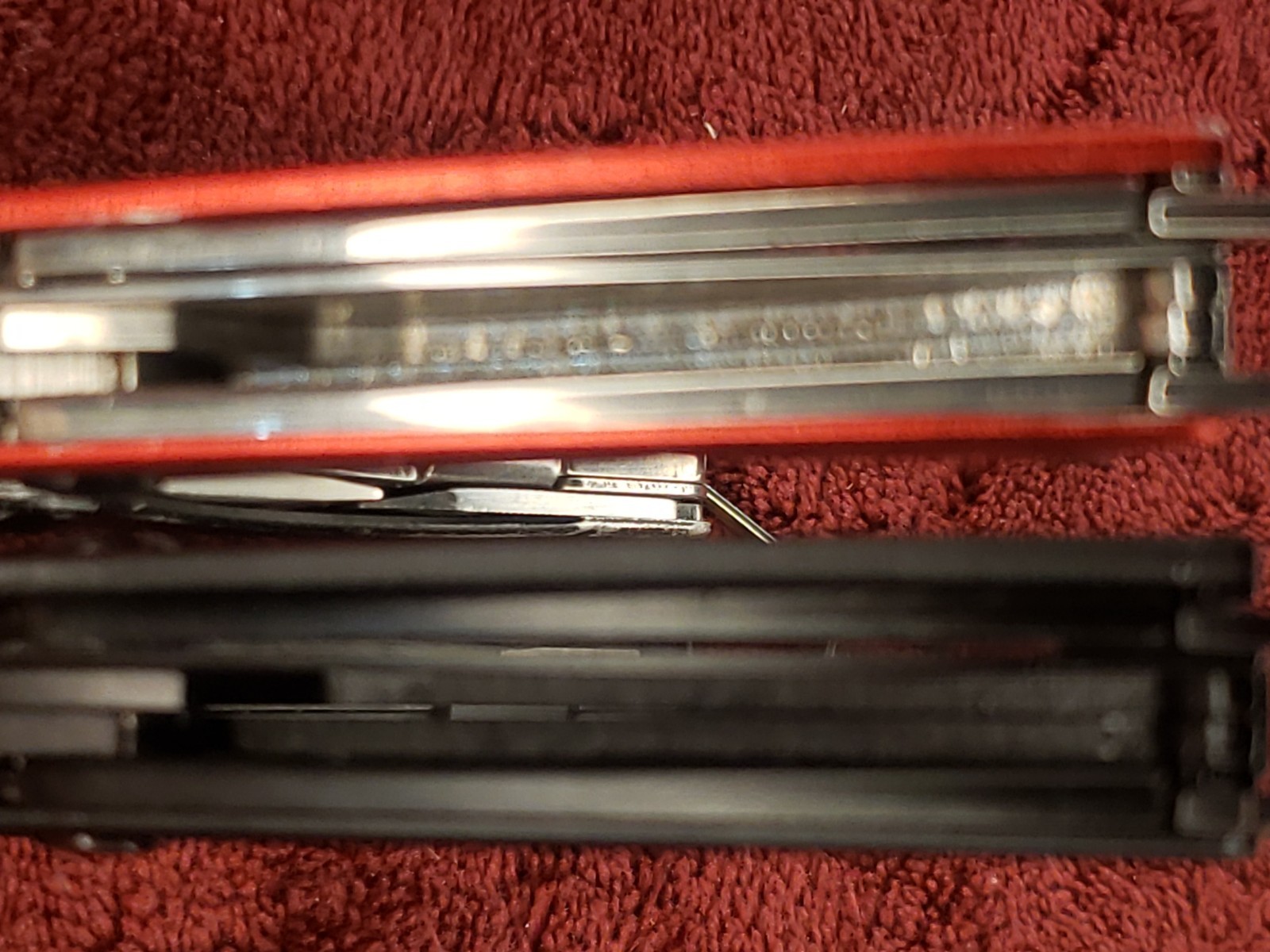 🔪🔪 Lot of 2 Gerber Multi Tool Dime multiplier Black & Red