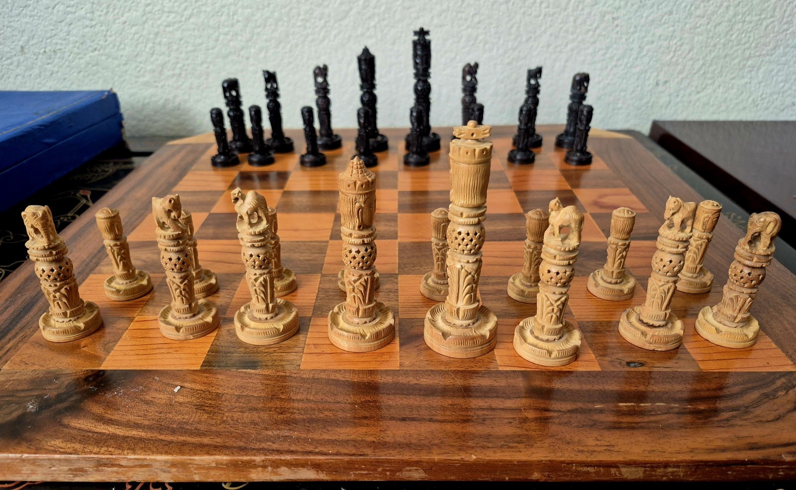 Ornate Carved Box Wood Ebony Chess Set 4" King 18" Board 1.75" Squares Box Case!