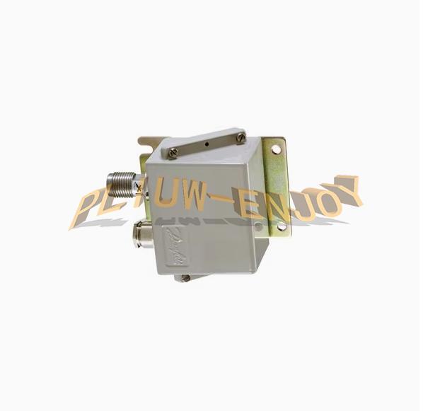 1PCS New Danfoss 084G2114 Pressure Transmitter Sensor