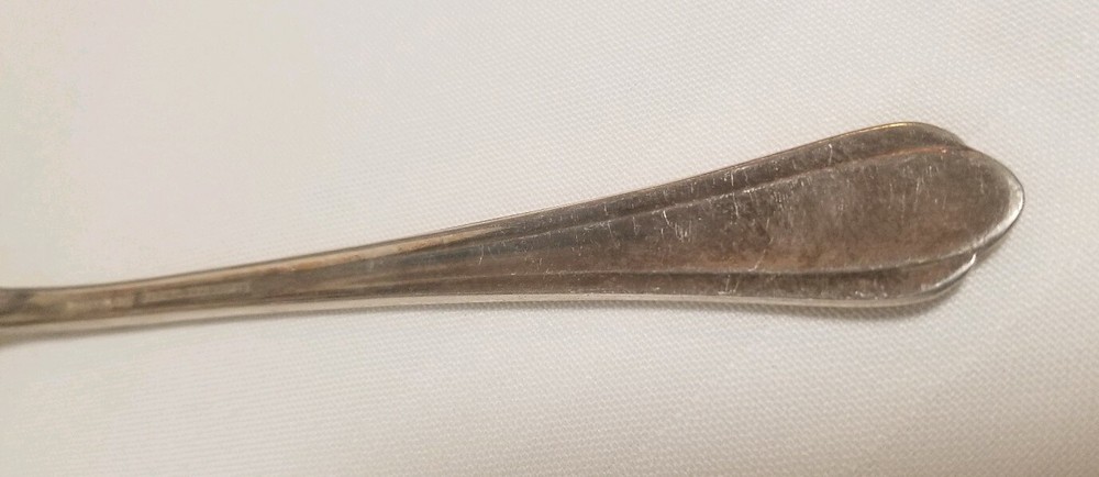 Tudor Plate ONEIDA Community Made - 1 dinner fork unknown pattern