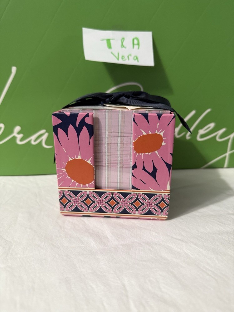 Vera Bradley Loves Me Take Note Cube NWT Retired Pattern