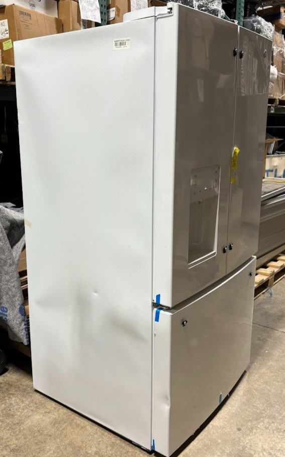 GE GFE26JGMWW 36" White 25.6 Cu. Ft. French Door Refrigerator NOB **READ**