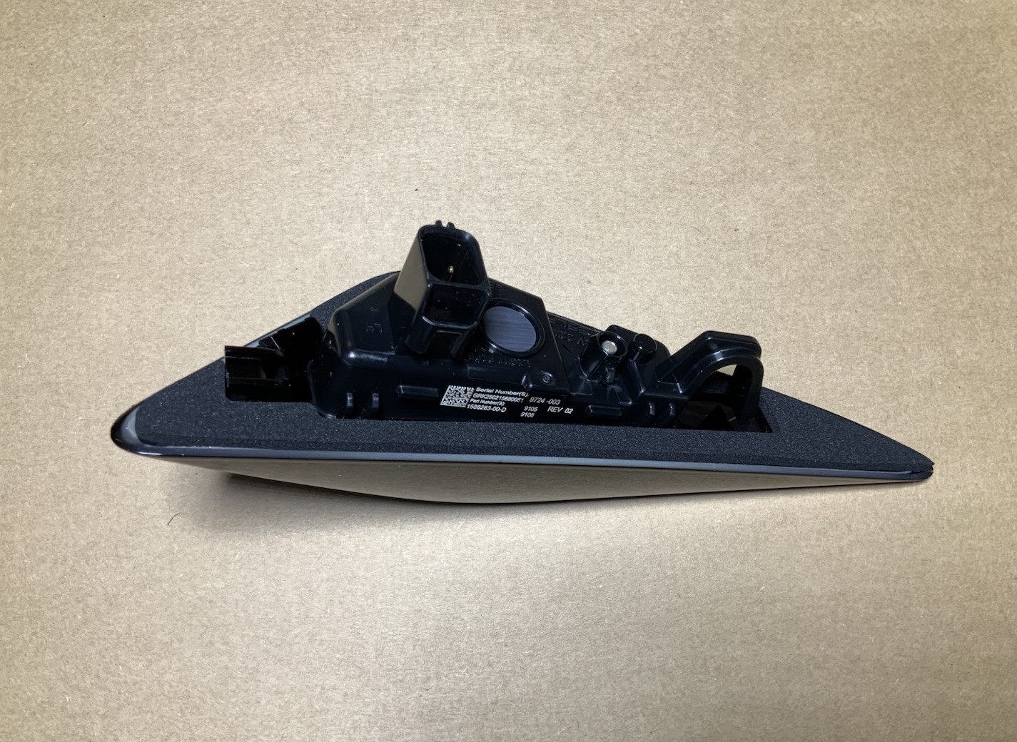 New OEM Tesla Model S 21-23 Left Fender Turn Signal REPEATER Camera 1588283-00-D