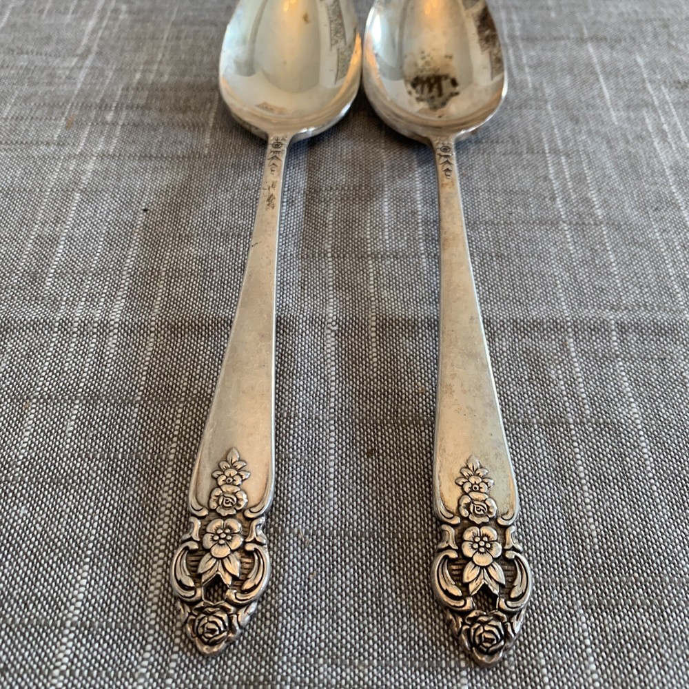 Oneida Prestige Silverplate table spoon Distinction
