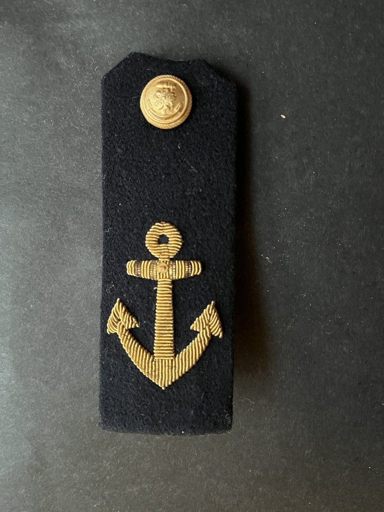 NICE SINGLE WWII JAPANESE NAVY SHOULDER BOARD