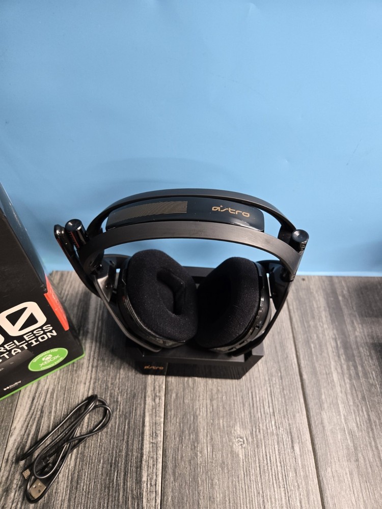 Logitech G Astro A50 Multi-Platform Wireless Gaming Headset + Base Station