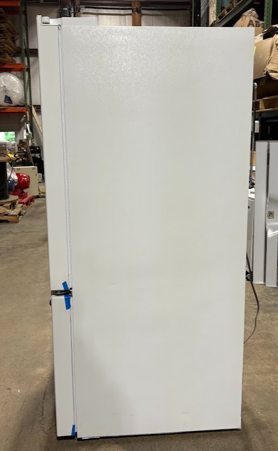 GE GFE26JGMWW 36" White 25.6 Cu. Ft. French Door Refrigerator NOB **READ**