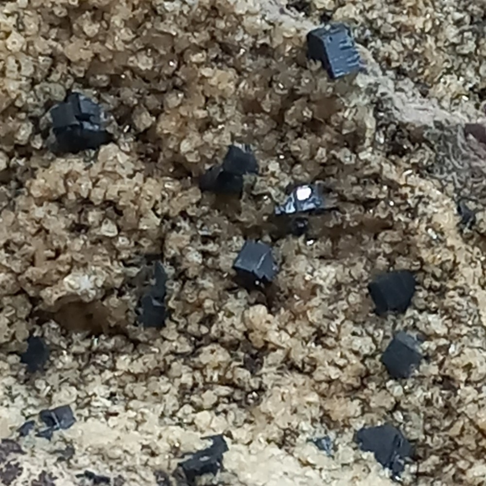 Osumilite Giant