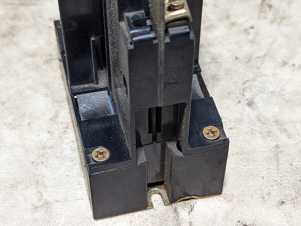 Square D 8932 AT-1 solid state timer, input 102-132, solid state output 120VAC