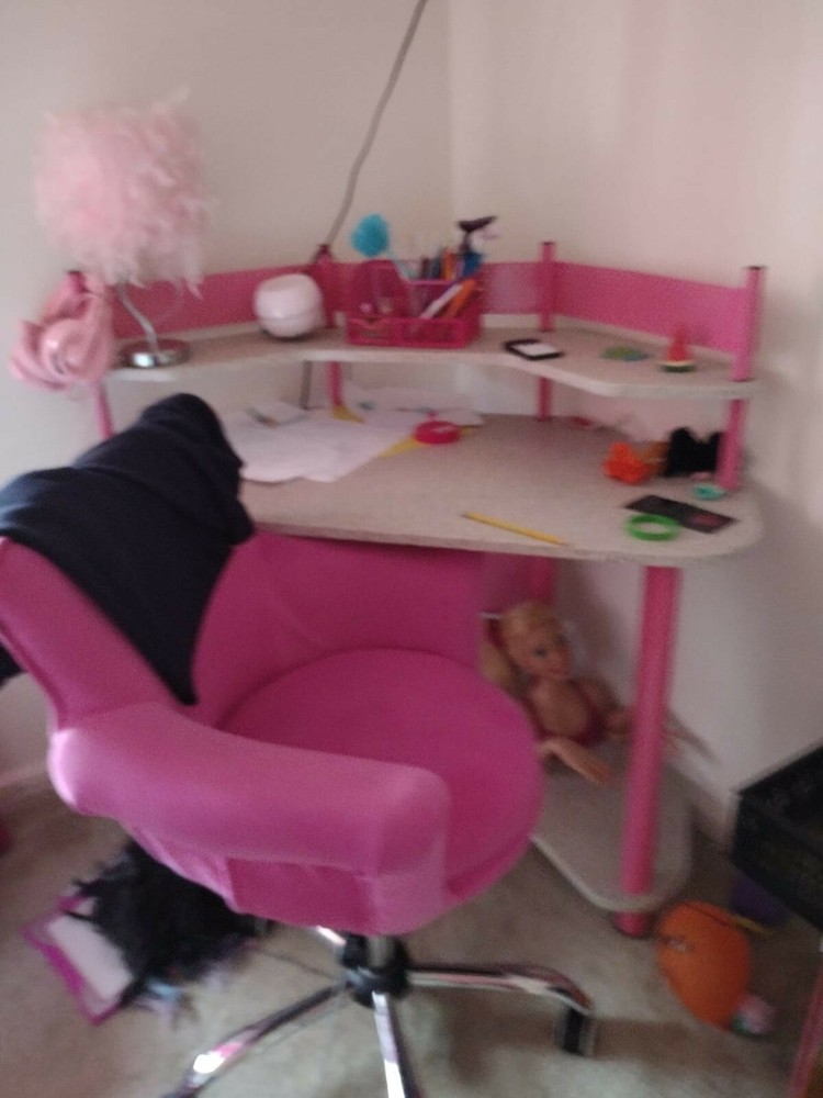desk and chair set