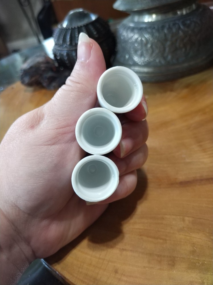 7 vintage ceramic musical instruments thimbles