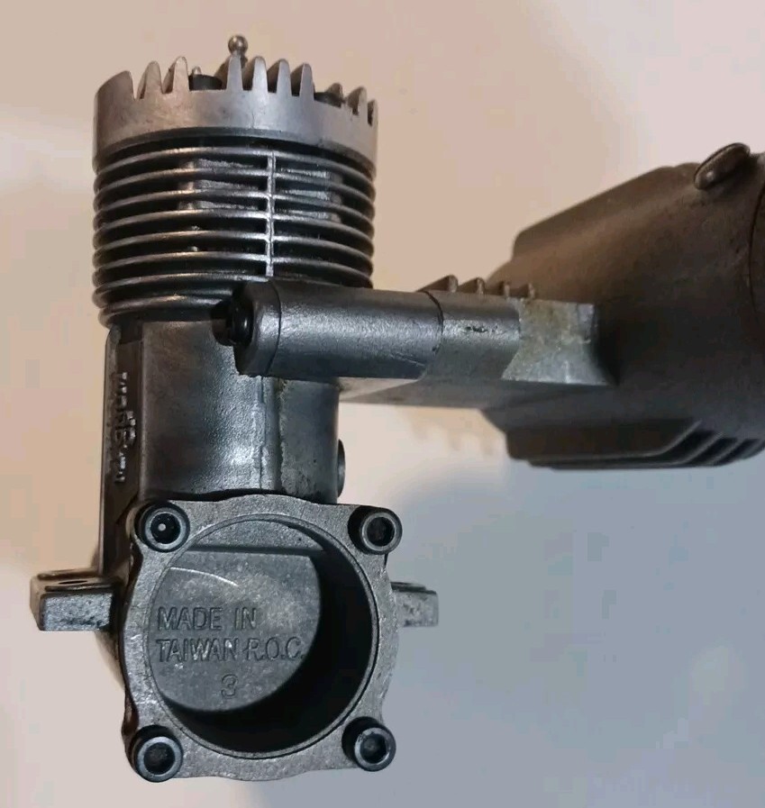 Magnum GP 40 R/C engine