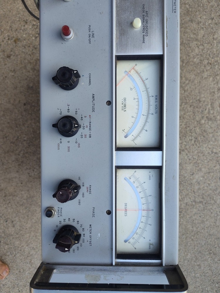 Hewlett-Packard 8405A Vector Voltmeter