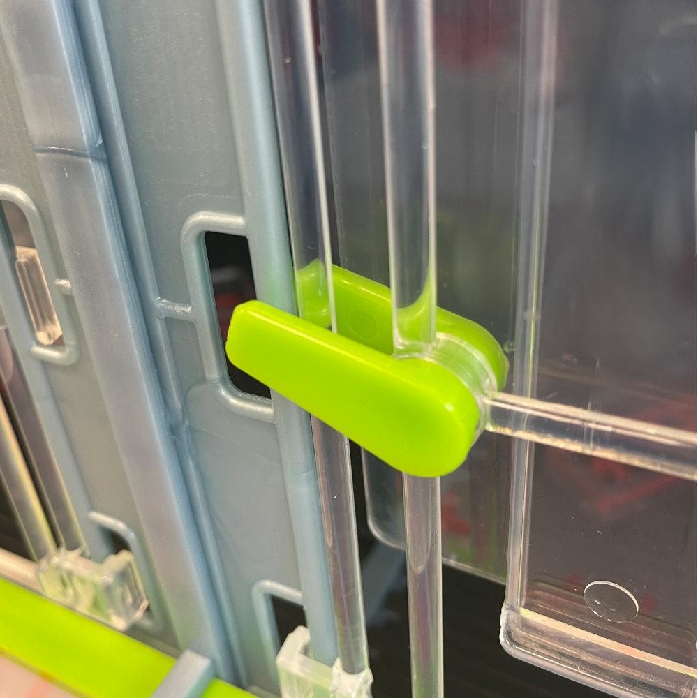 Green Door Lock for Cage Systems