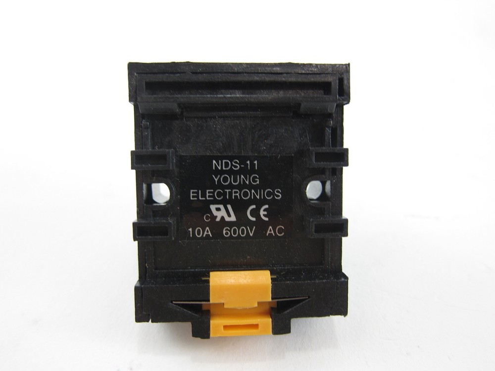 New Young Electronics NDS-11 Relay Socket NDS11