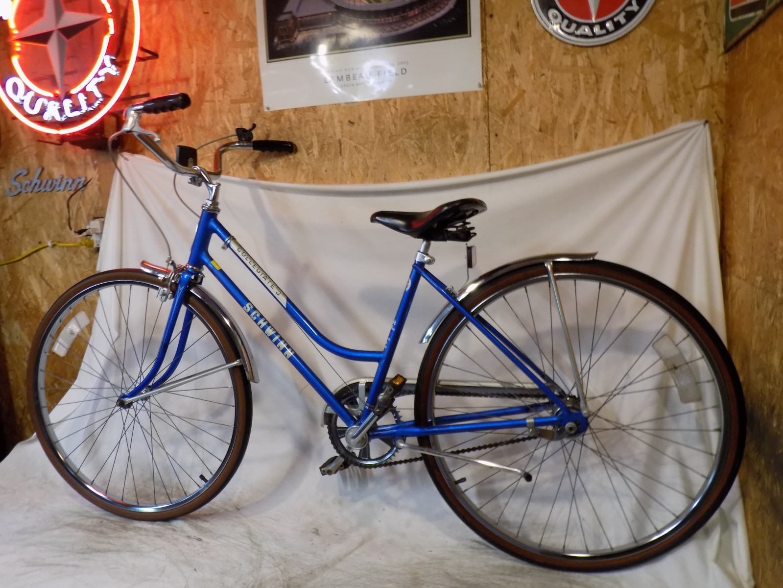 1980 SCHWINN COLLEGIATE LADIES 3-SPEED ROAD CRUISER BIKE BREEZE HOLLYWOOD RACER