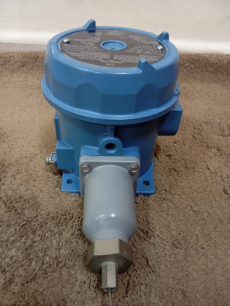 Thermon / Adjustable Control Thermostat / E7-25325