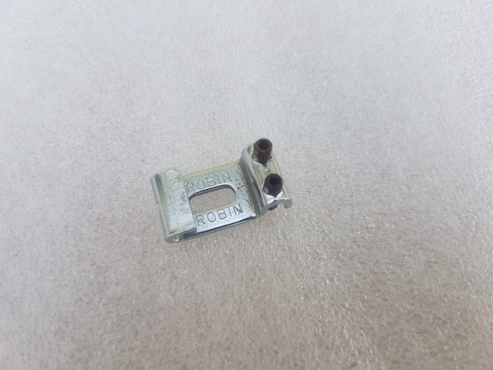 80's  ROBIN STR*T TREMOLO SADDLE