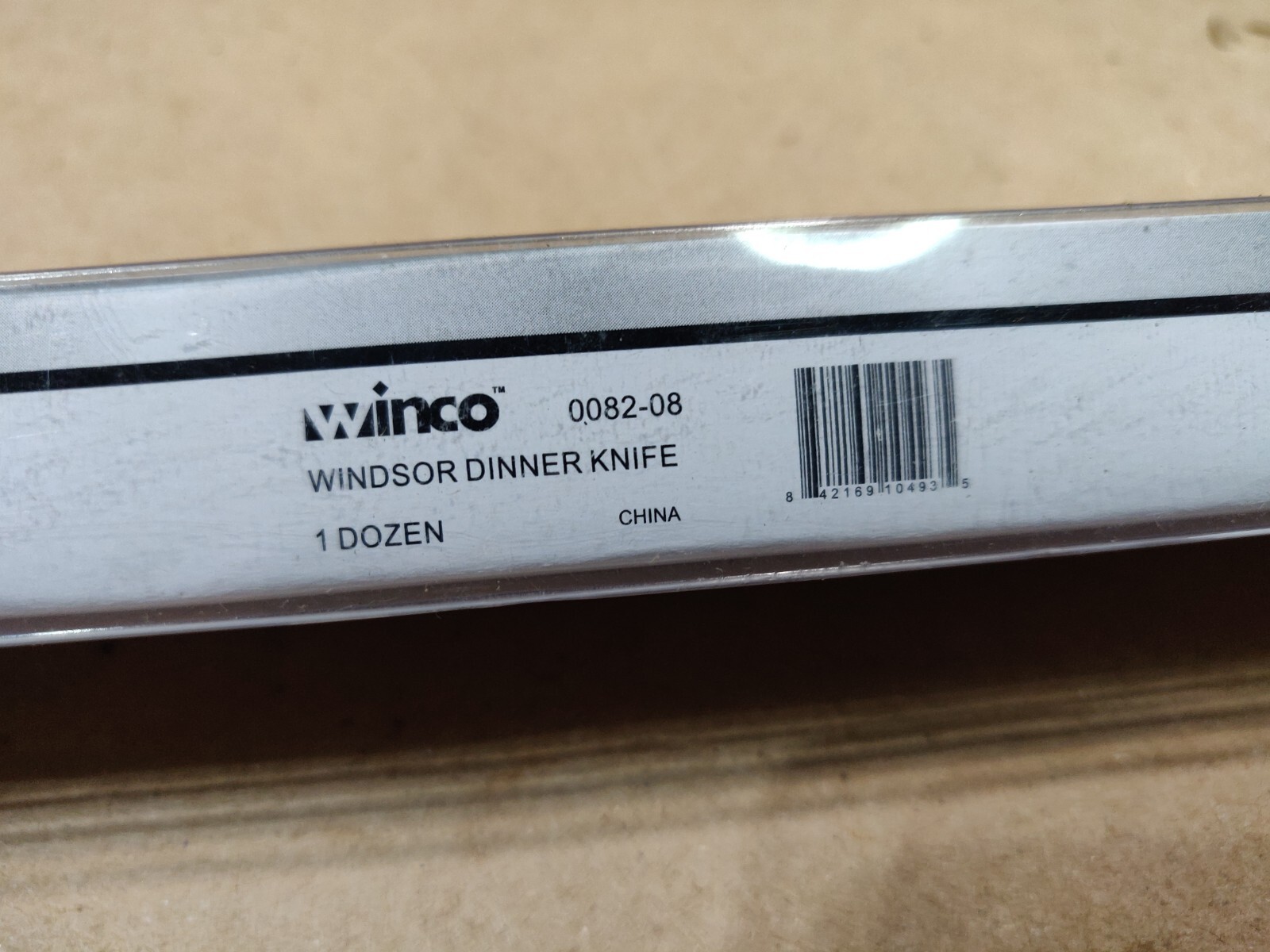 Winco Windsor 18/0 Stainless Steel Medium Weight Dinner Knife, 8 x 0.75", 24-QTY