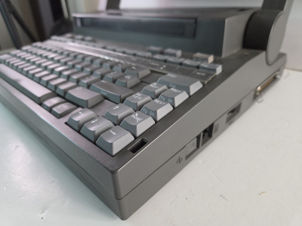 *Untested Wang WLTC Laptop PC Computer 1986