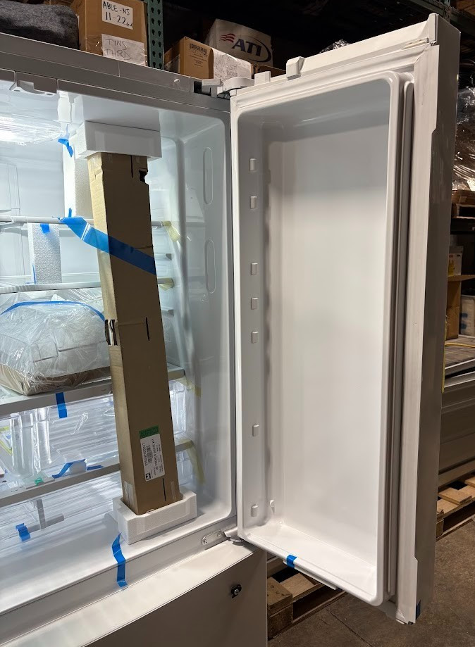 GE GFE26JGMWW 36" White 25.6 Cu. Ft. French Door Refrigerator NOB **READ**