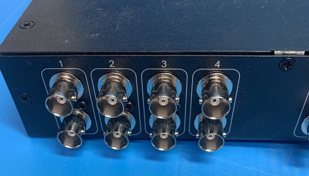 8 Input 16 Output Video Distribution Amplifier