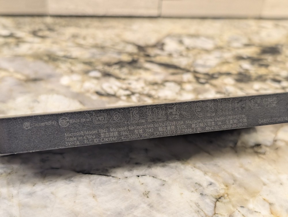 Microsoft 4K Wireless Display Adapter Model 1942 Tested & Working