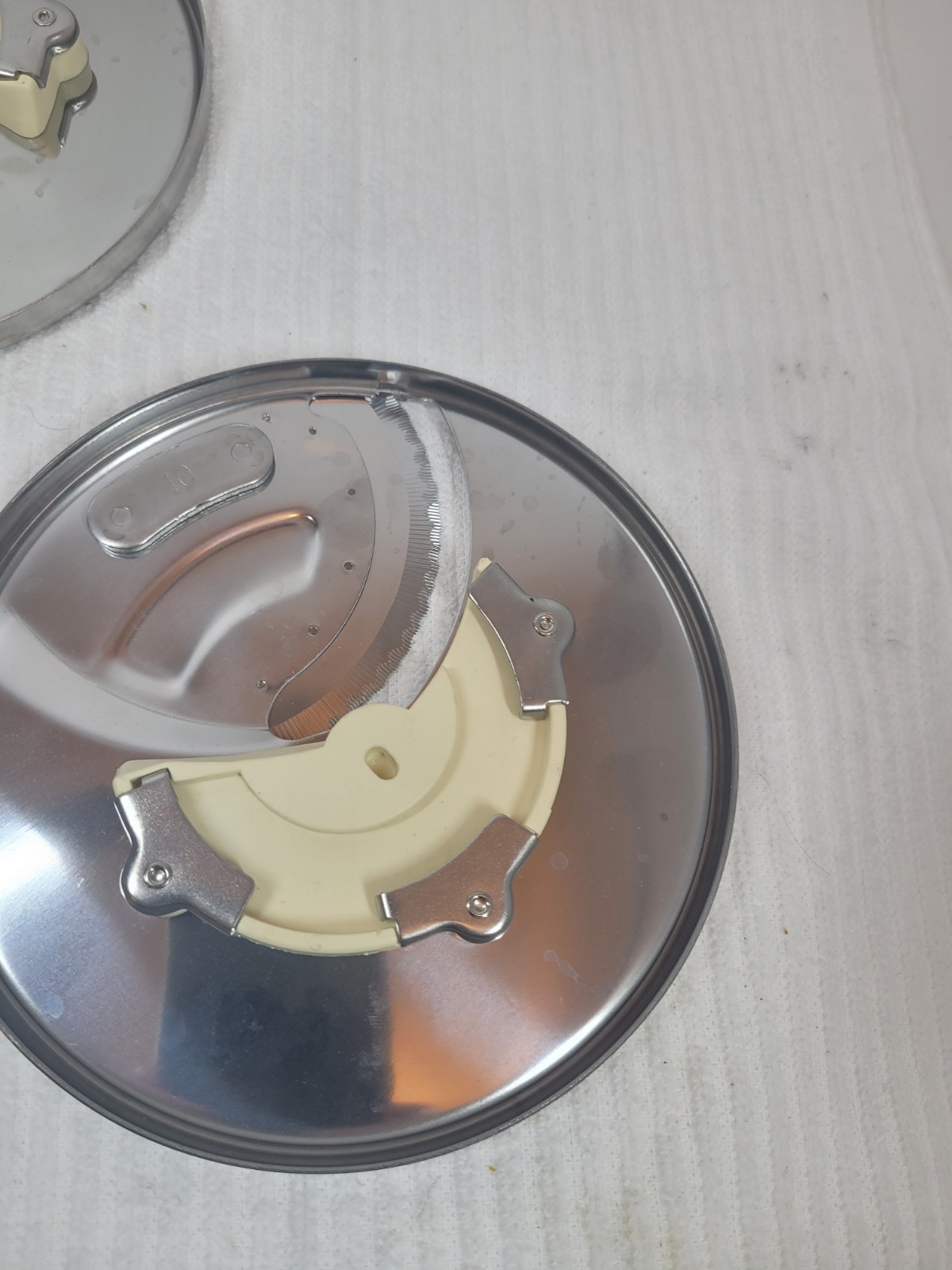 Cuisinart DLC-842TX 2mm & DLC-844TX 4mm Slicing Discs + DLC-837TX Medium Shred