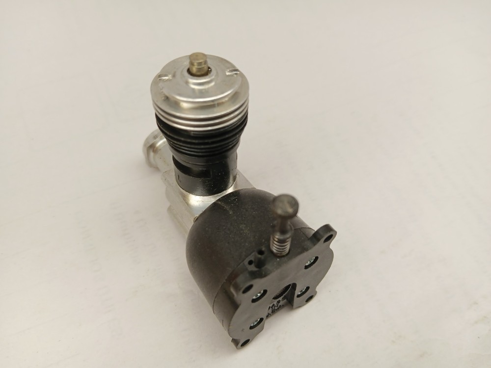 Cox 0.49 Black Widow #0150 Model Engine