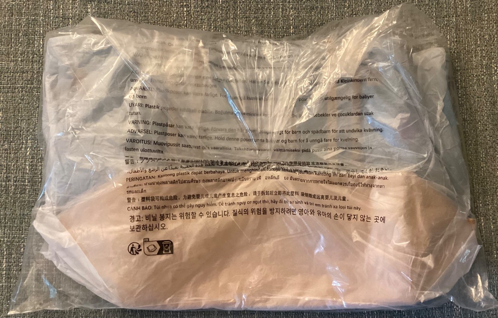 2026 DISNEY THE DISNEY STORE EST 1987 DOGS LARGE CANVAS TOTE BAG & LAPEL PIN SET