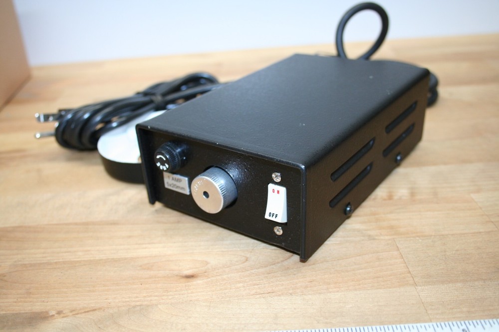 Microscope Illuminator Japan Model 313617 115VAC Missing Lamp