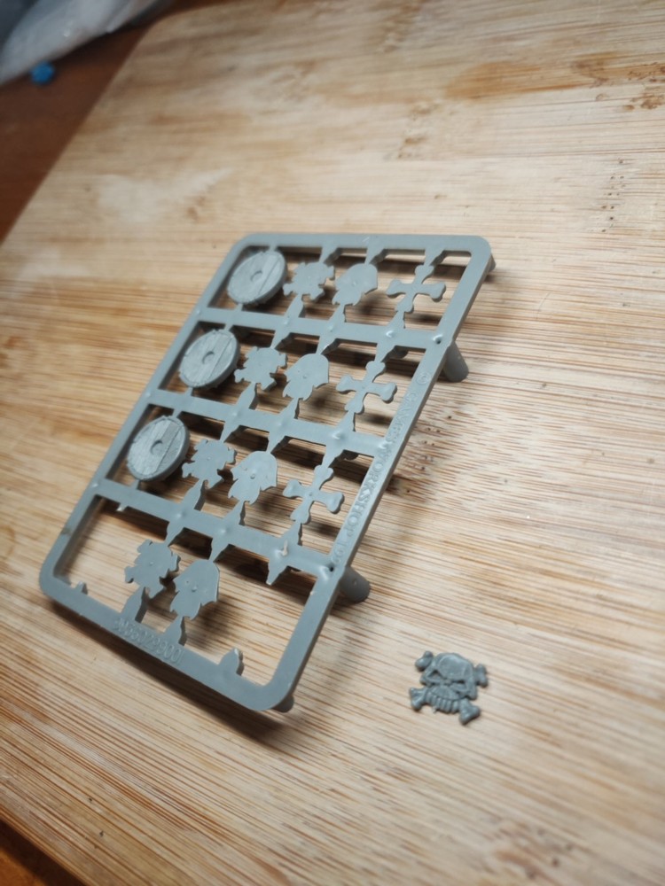 Warhammer Fantasy Vampire Counts bits Undead Skeleton Warrior Shield Sprue A