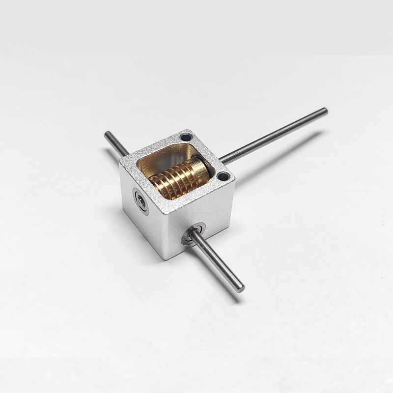 2/3mm Mini Worm Gearbox – 90° Right Angle Reducer Transmission Box