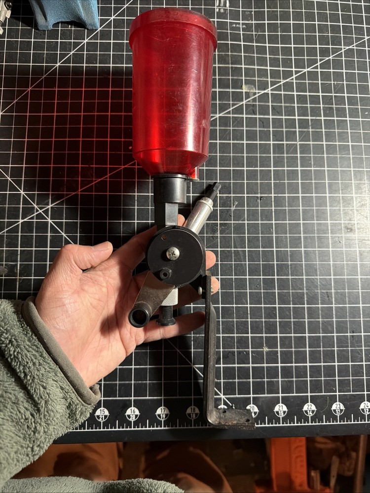 Lee Powder Dispenser used