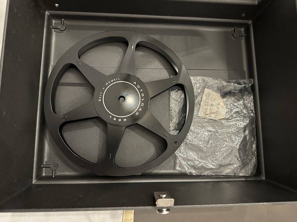 Vintage Bell & Howell 8mm Autoload Projector Model 198L Untested CLEAN NICE 👀