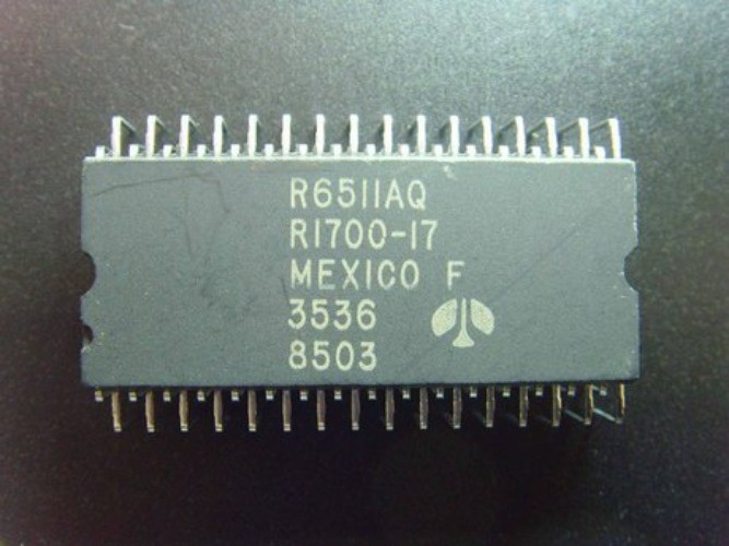 2 x R6511AQ Micro Controllers #GK-3