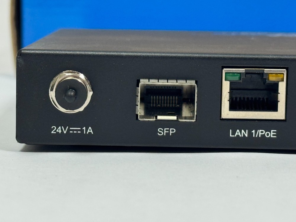 Blustream - IP200UHD - TX, ACM200 HDMI Over IP System
