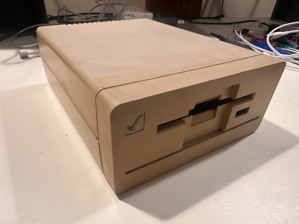 Commodore Amiga 1010 External Floppy Drive Enclosure CASING ONLY READ