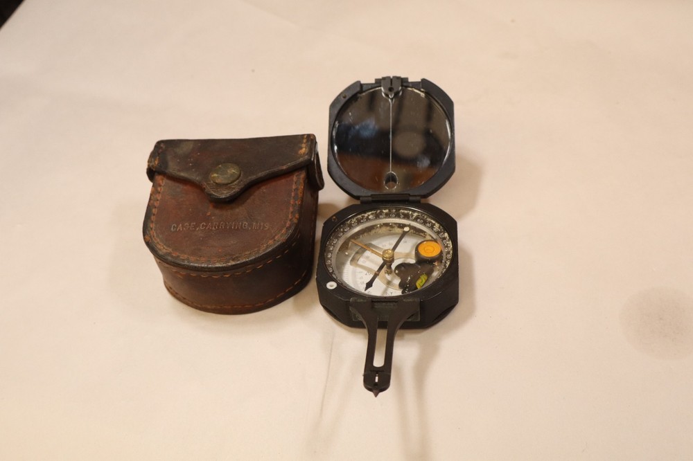 charvoz compass In M19 Carring Case w/ Broken Snap