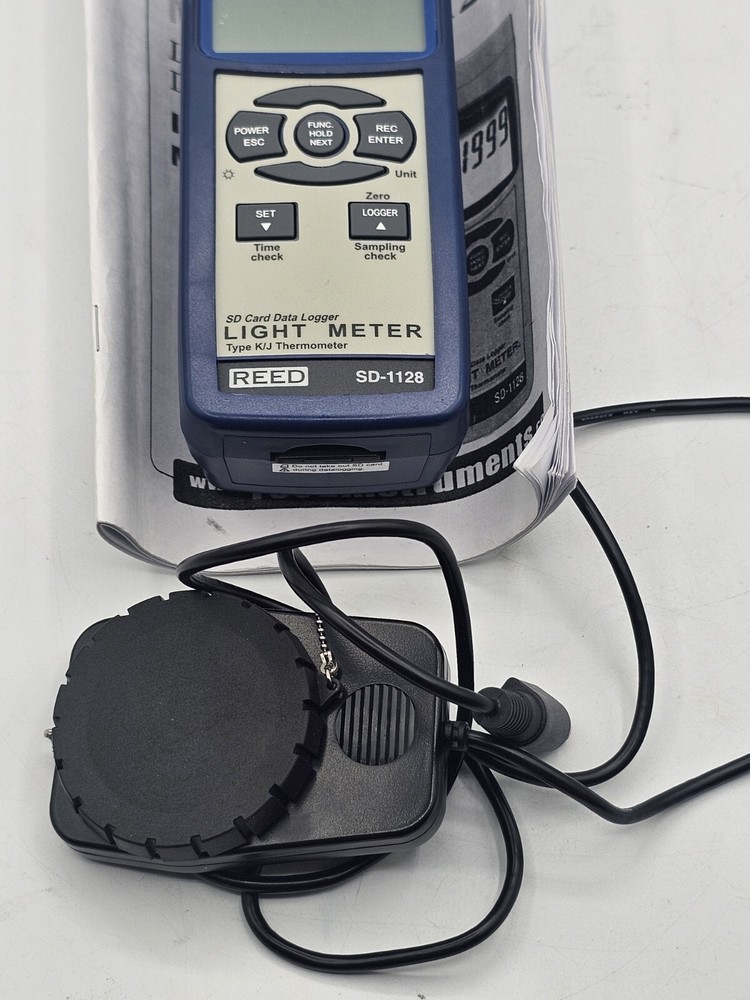 REED Data Logging Light Meter SD-1128 with thermocouple probe input