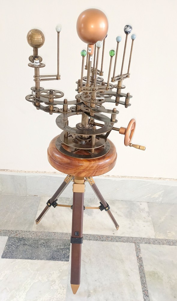 Solar System Celestial Model Fully Functional Antique Look Orrery Saturn Tripod