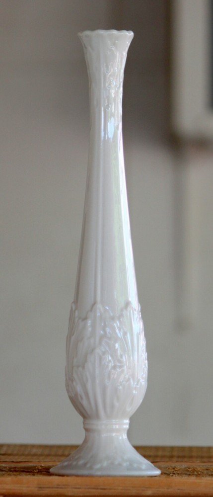 Woodland Pattern Leaf Embossed Tall Bud Vase