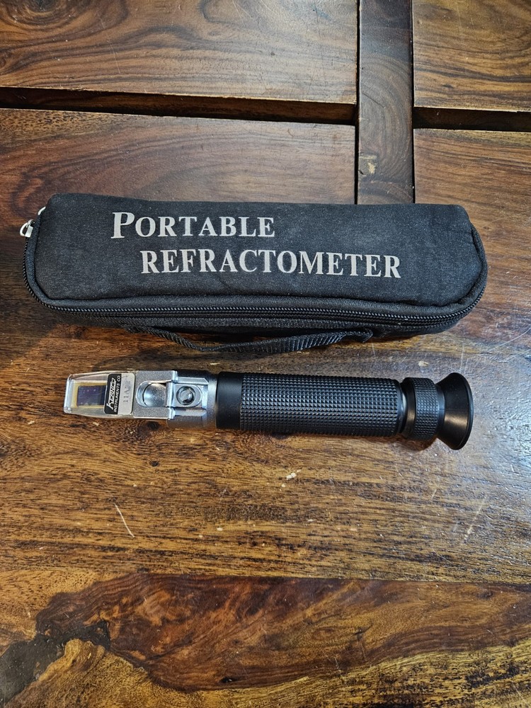 Kernco Portable Refractometer 11A32 W Case